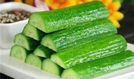 吃瓜吃到瓜身上