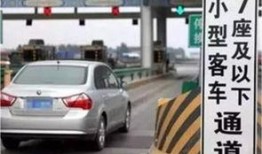 排队堵车吃瓜,全民“吃瓜”现场