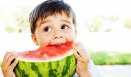 快手飞盘挑战吃瓜,吃瓜群众变身运动达人