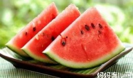 吃瓜涨肚子吗,吃瓜真的会涨肚子吗？揭秘瓜果的神奇效应