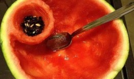 吃瓜用勺子吃的音乐,旋律悠扬——探寻“吃瓜用勺子”的独特音乐魅力