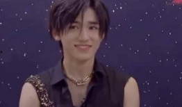 宋亚轩吃瓜演,吃瓜成瘾，娱乐圈幕后故事大揭秘