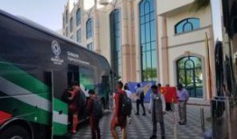 亚洲杯吃瓜球迷