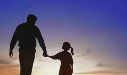 带你吃瓜船长几岁