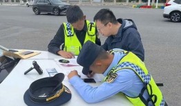 租车吃瓜视频,揭秘短视频背后的趣味与商机