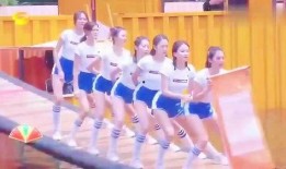 啦啦队员吃瓜,啦啦队员的欢乐食趣记”